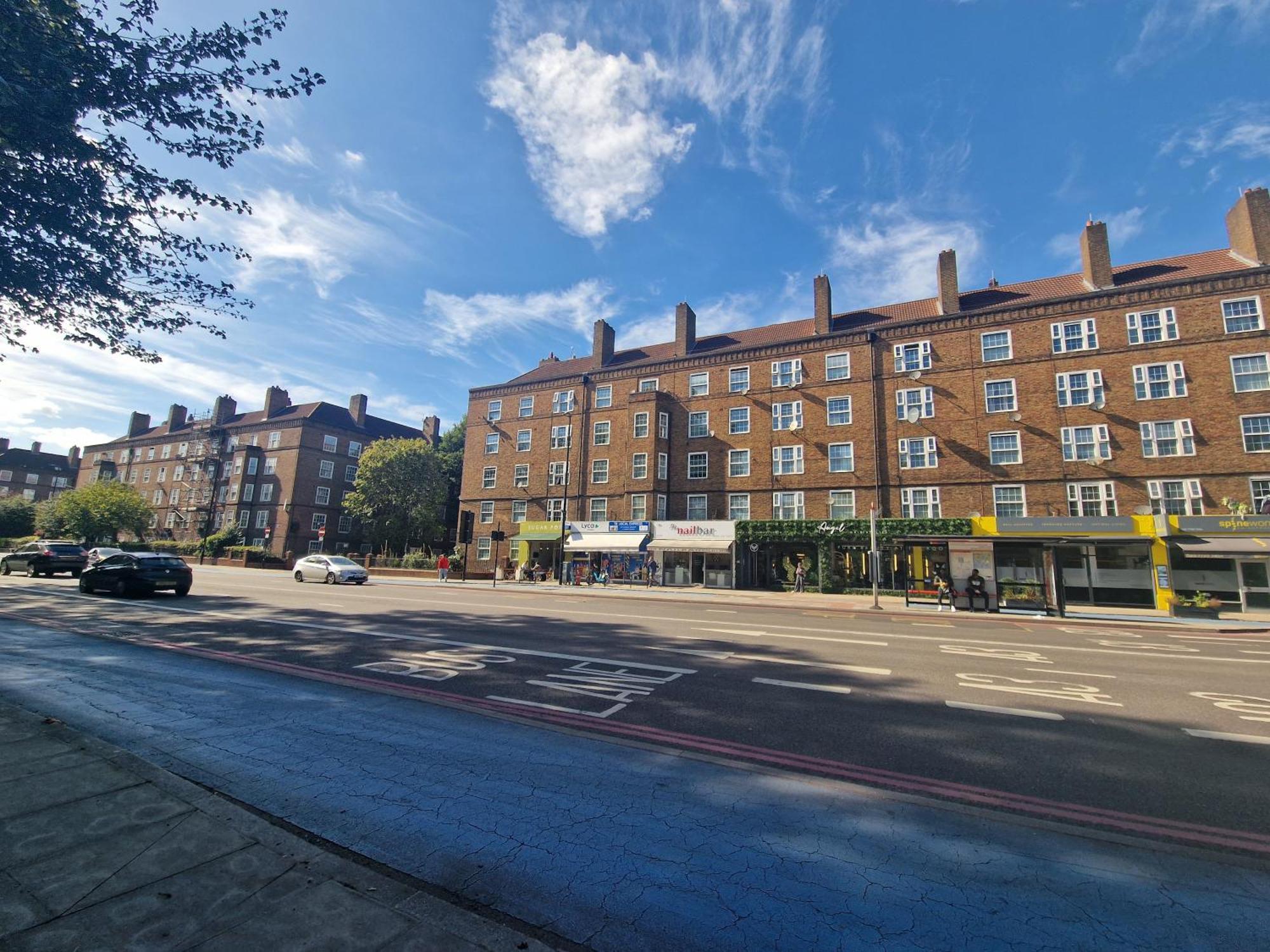 Comfortable 2 Bedrooms Flat In Oval * London