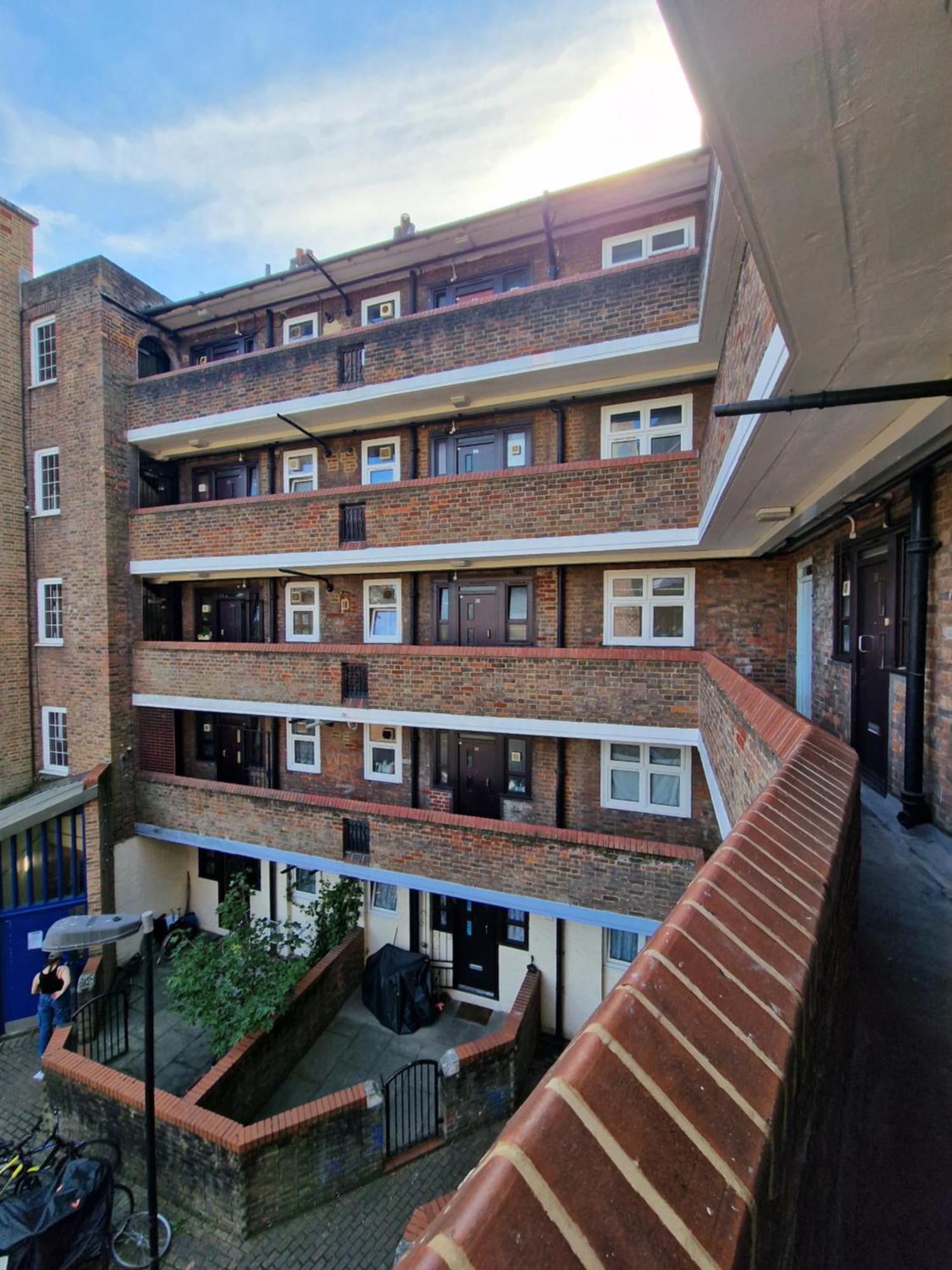 Apartment Comfortable 2 Bedrooms Flat In Oval