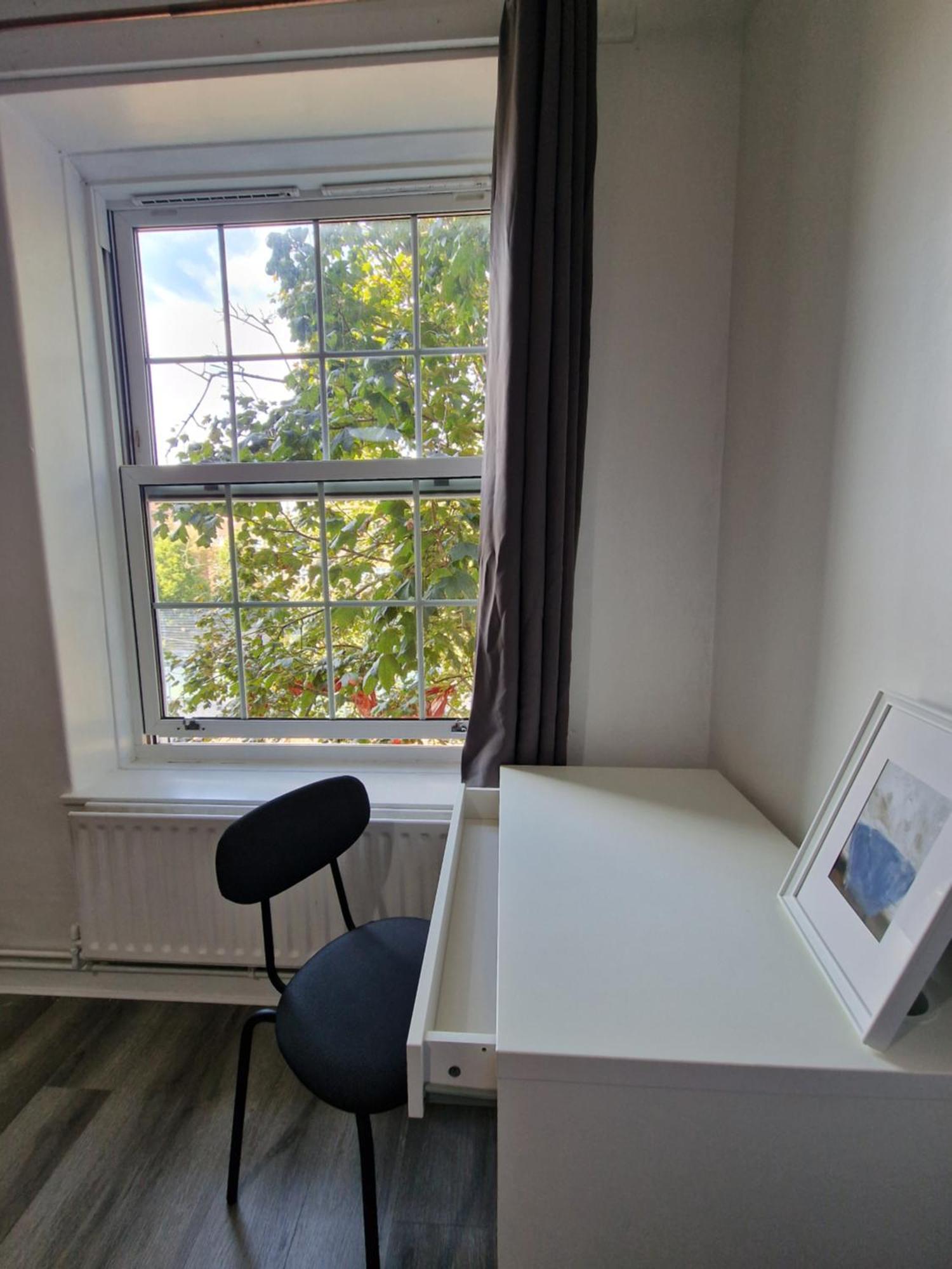 Comfortable 2 Bedrooms Flat In Oval London