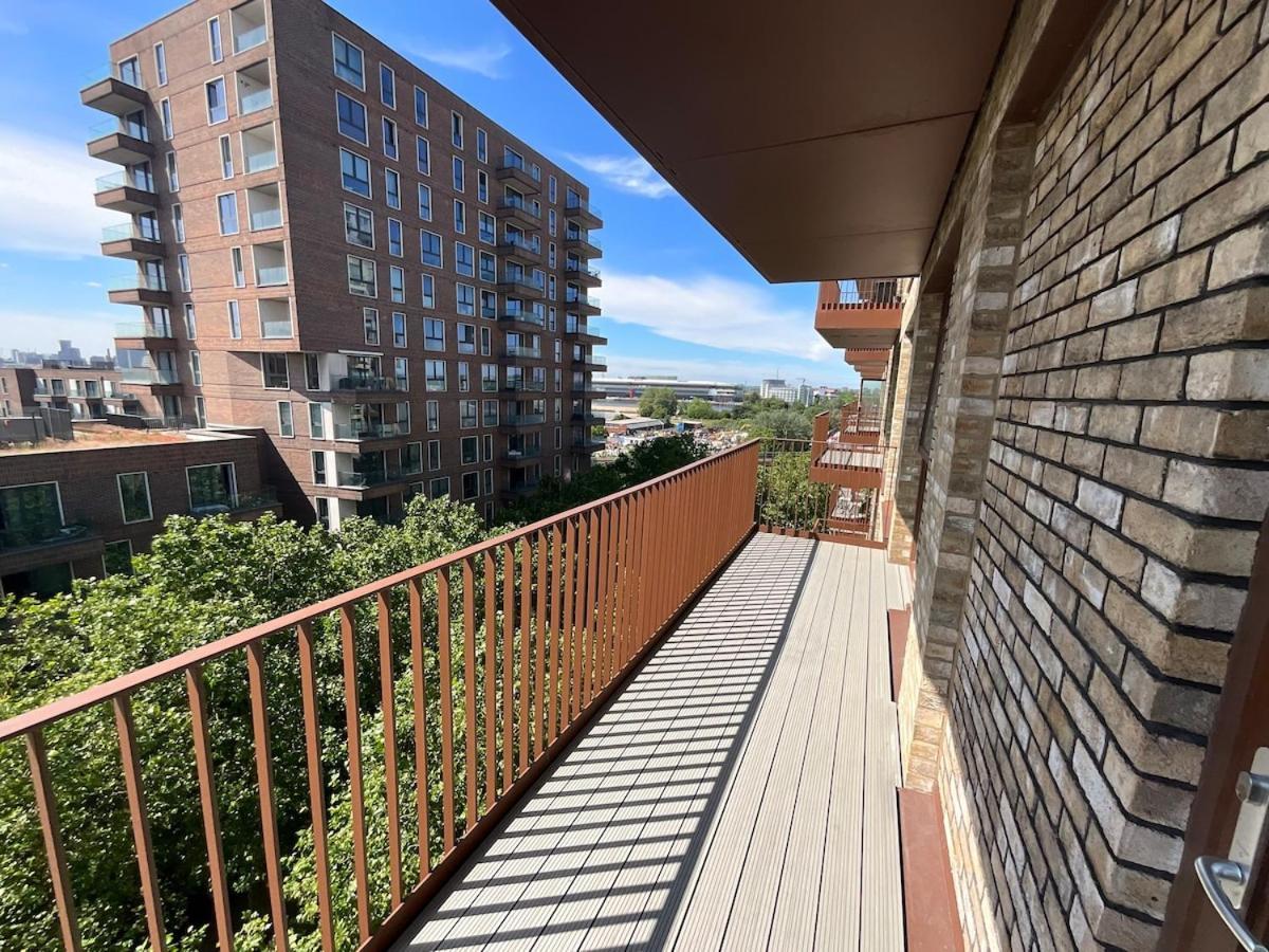 Apartamento Deluxe Double Bed In Shared Near Canary Wharf, Airport & O2 Arena With Thames View *