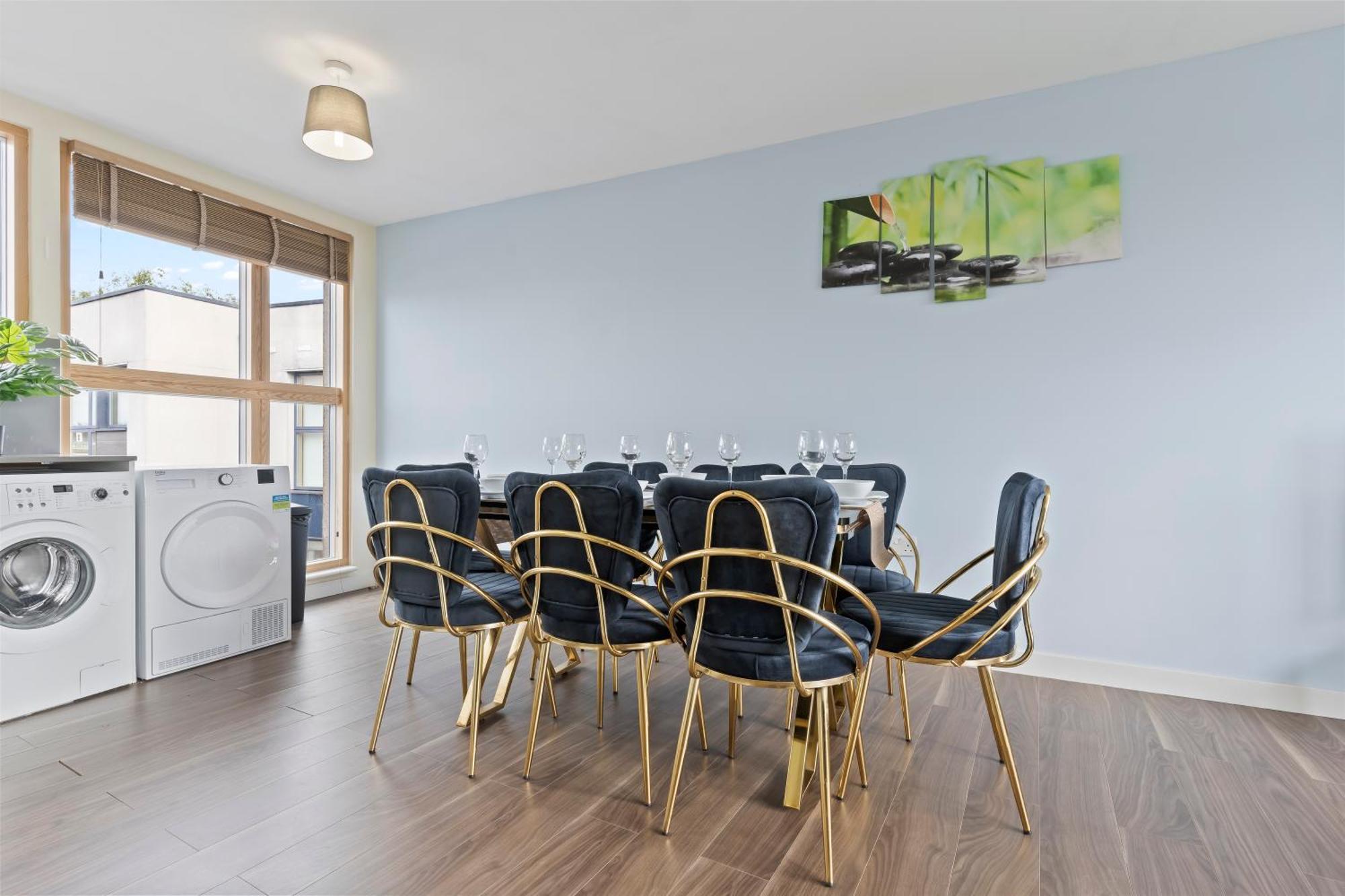 Spectacular 3Br 2Bath Rooftop Sky-Views With Parking