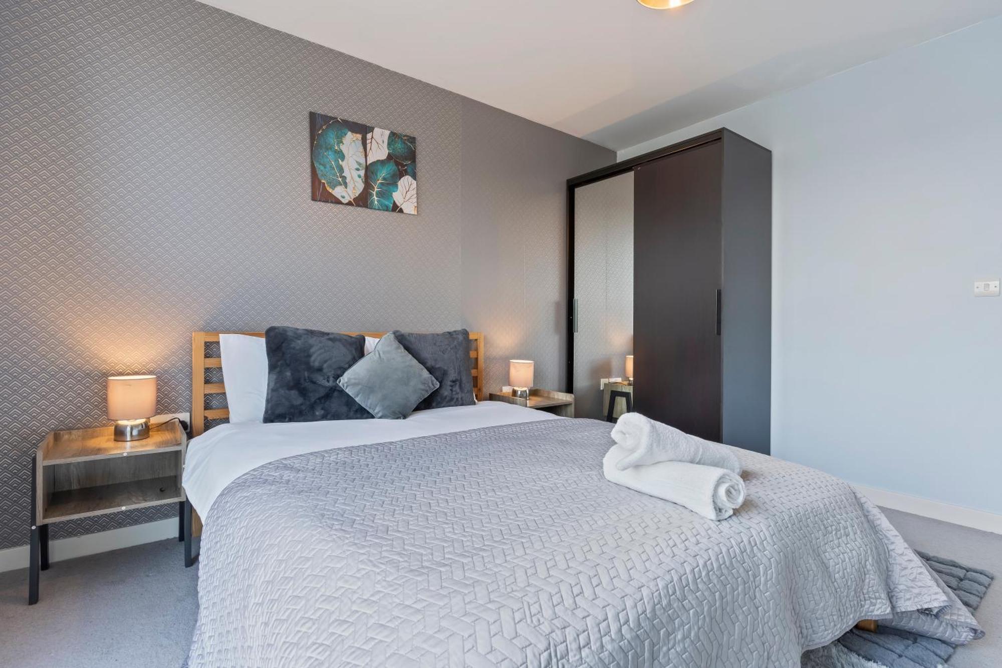 Spectacular 3Br 2Bath Rooftop Sky-Views With Parking * Londres