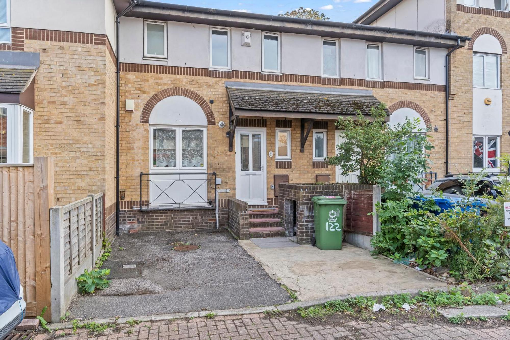 Lovely 4Br House In The City With Parking Casa de Férias *