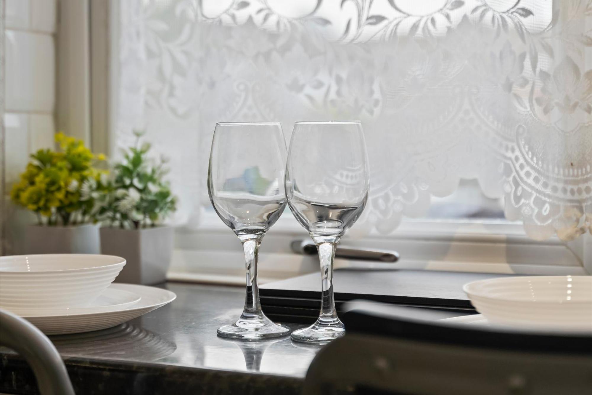 Lovely 4Br House In The City With Parking Casa de Férias Londres