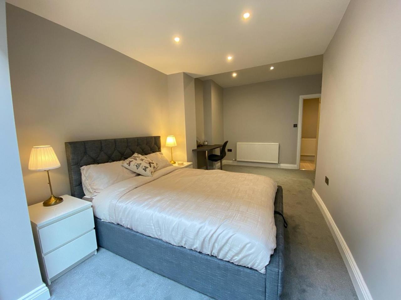 Hammersmith Flat 2 Bedrooms Lgf * Londres
