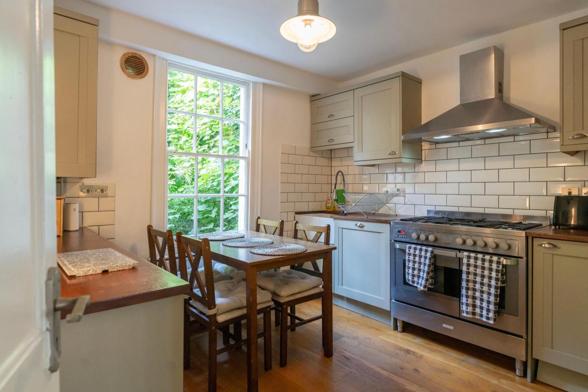 Gorgeous 2bed House In New Road Apartamento