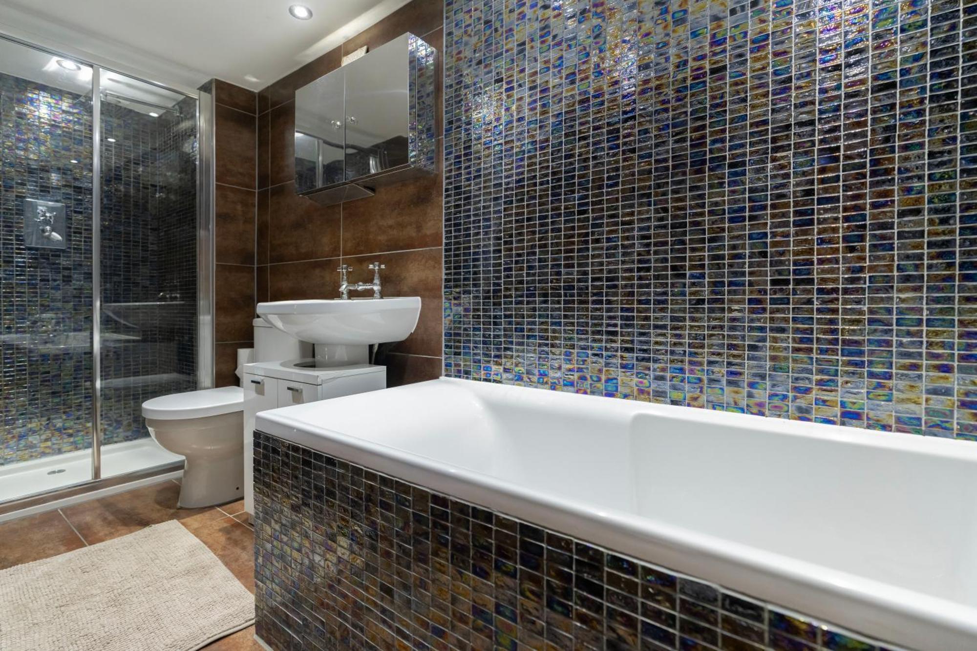 Gorgeous 2bed House In New Road Londen