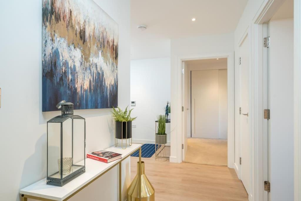 Luxury Kew Bridge Balcony Free Parking Appartement