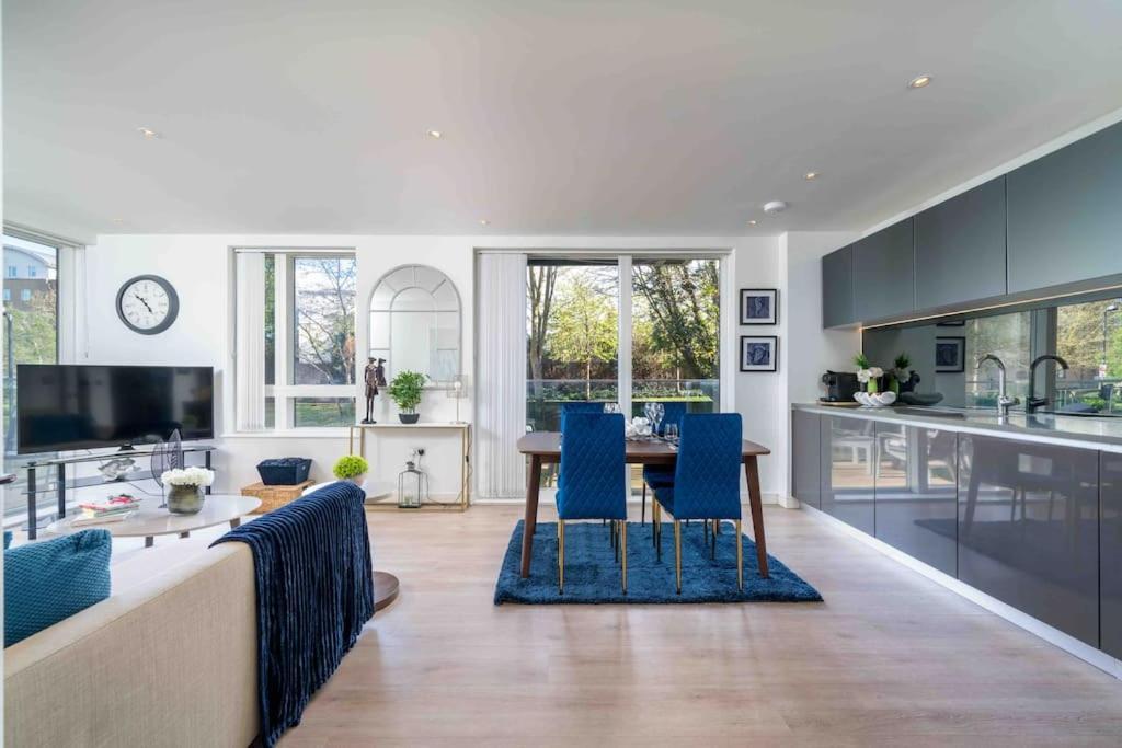 Luxury Kew Bridge Balcony Free Parking Appartement
