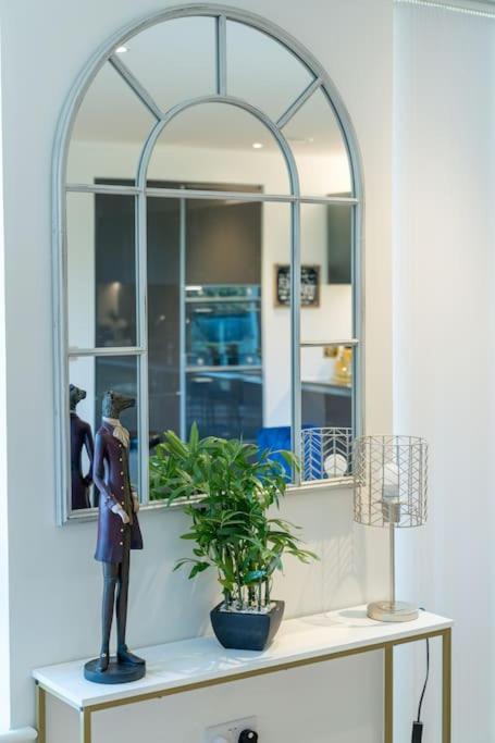 Luxury Kew Bridge Balcony Free Parking Appartement