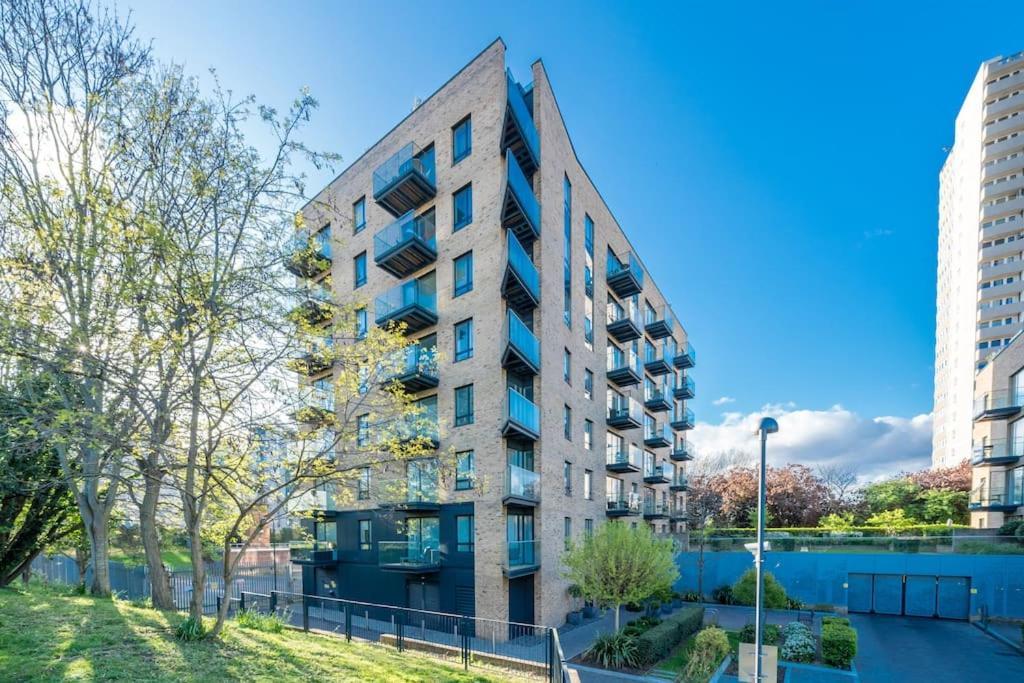 Luxury Kew Bridge Balcony Free Parking Appartement