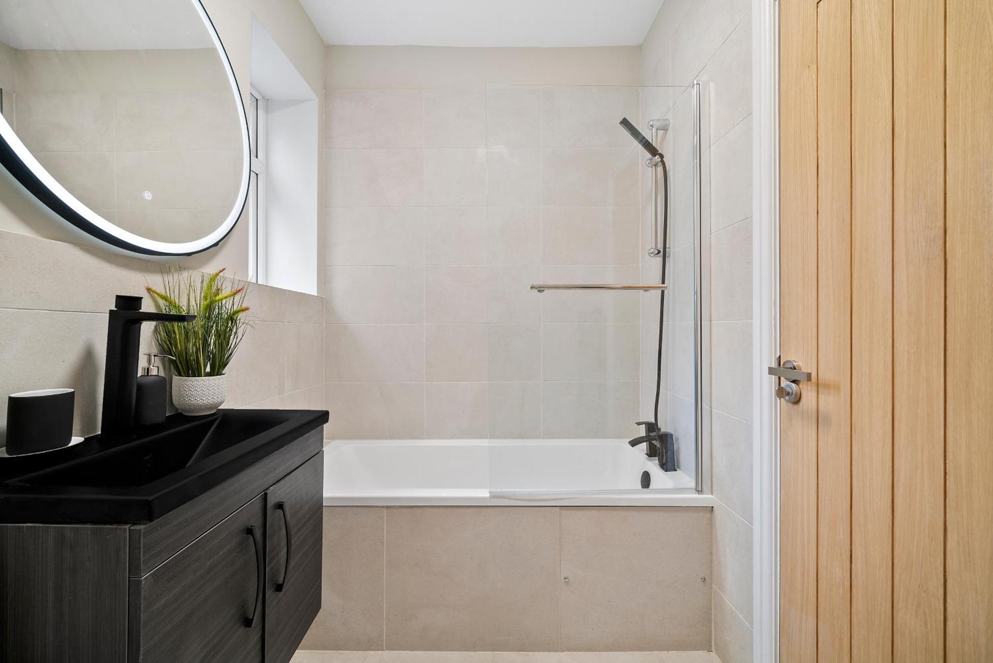 Zone 2 Stylish 3 Bedroom Long Special Prices Free Parking Appartement Londres