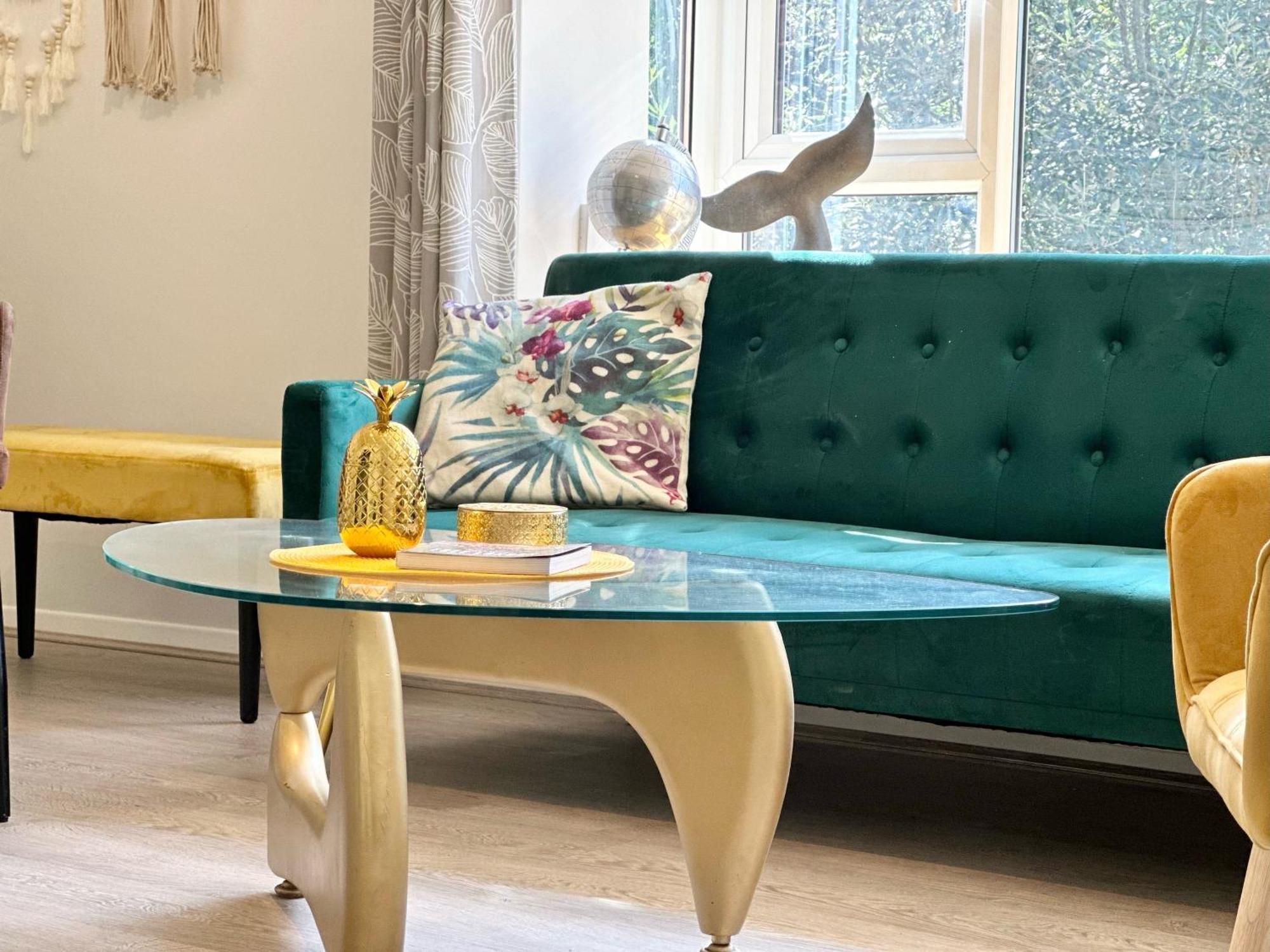 Spacious, Stylish Close To Transport Apartamento Londres