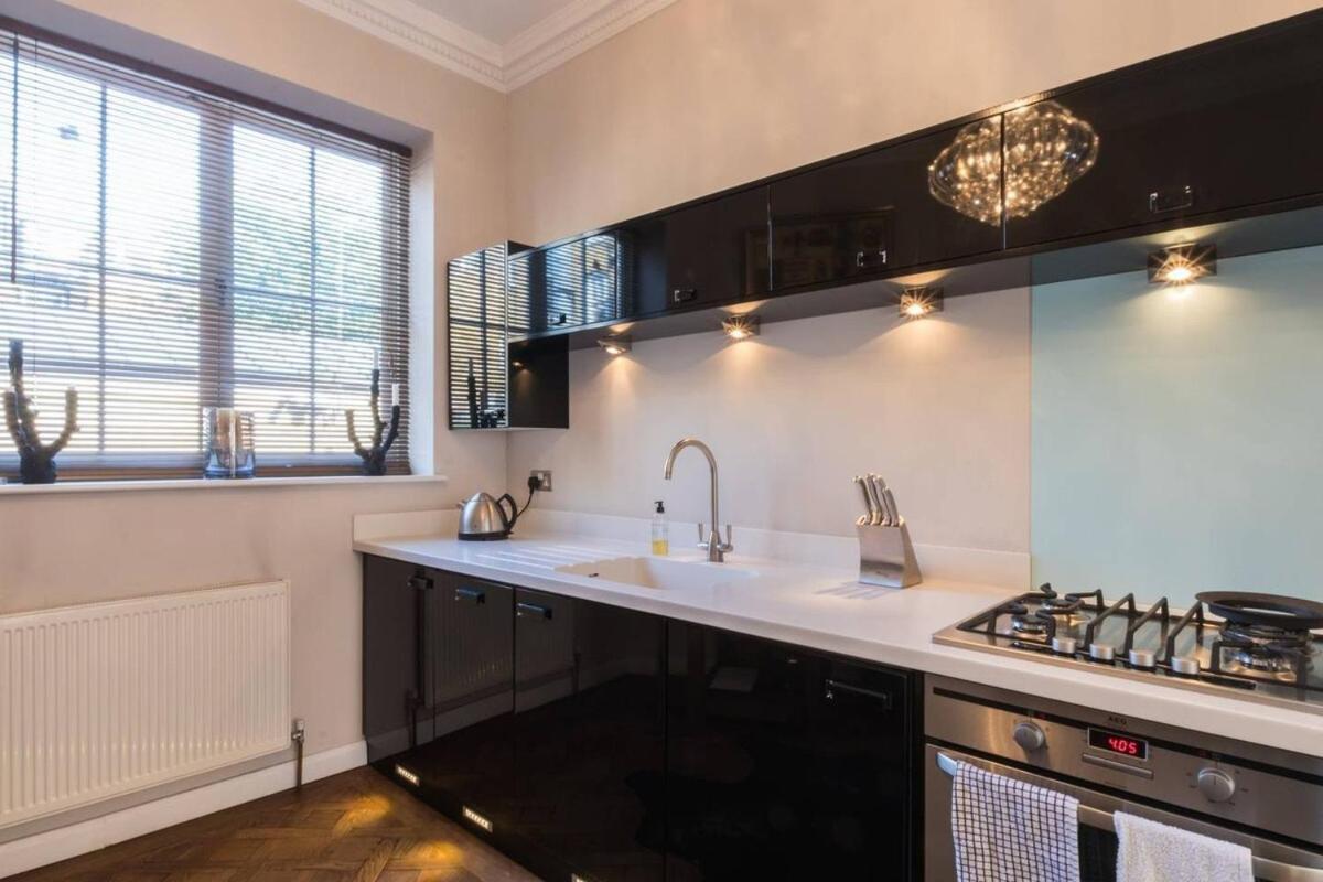 Stylish 1-bed With A Roof Terrace