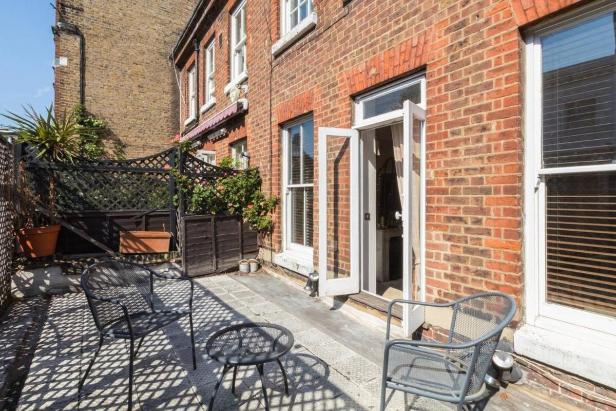 Stylish 1-bed With A Roof Terrace Londres