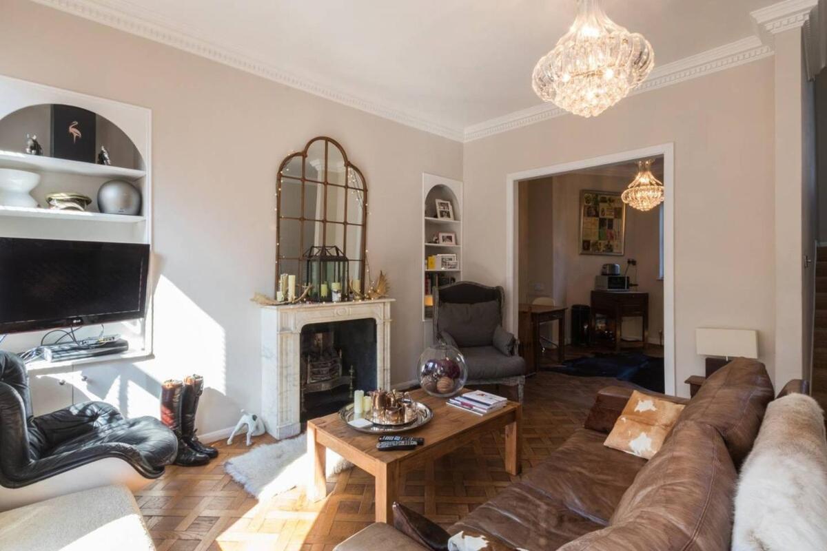 Stylish 1-bed With A Roof Terrace *