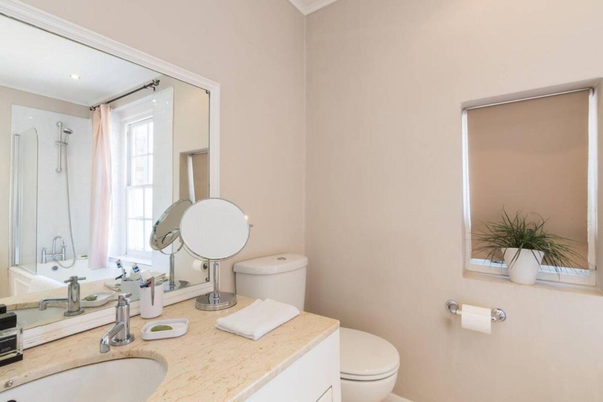 Stylish 1-bed With A Roof Terrace