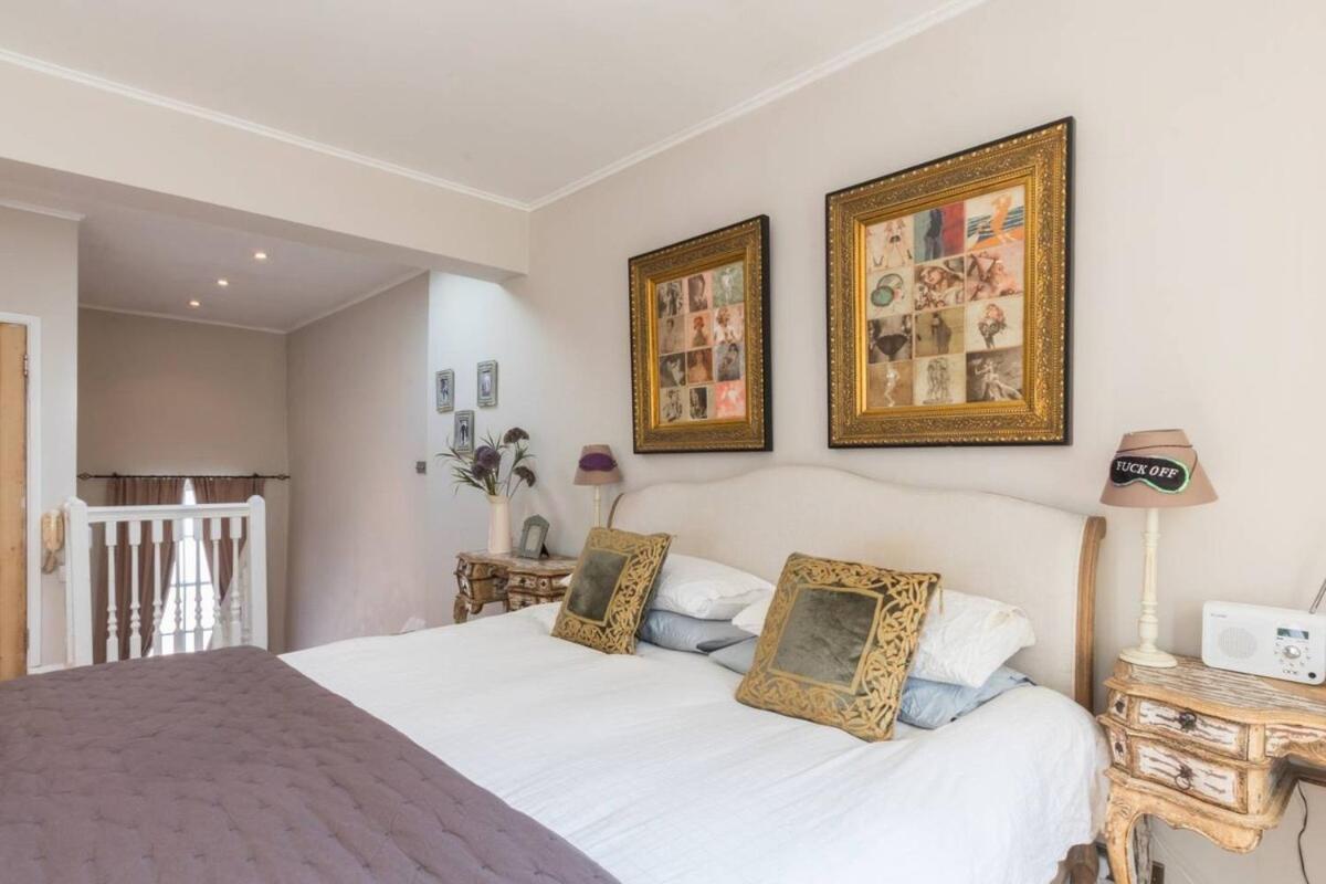 Stylish 1-bed With A Roof Terrace *