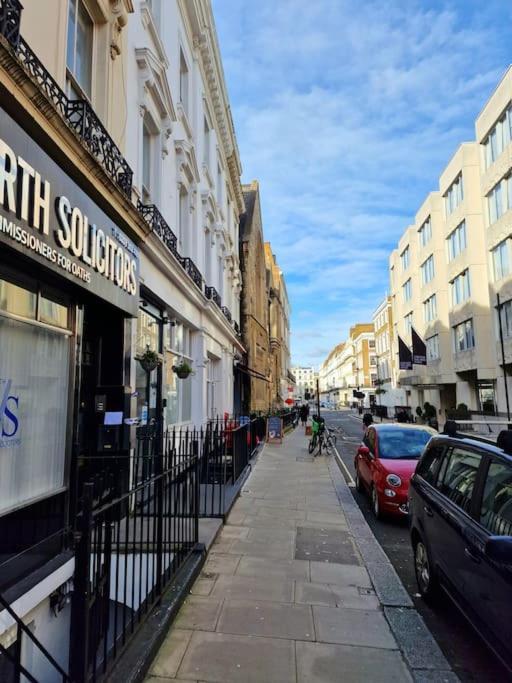 Charming Hyde Park Private With Back Patio By Lancaster Gate And Paddington Station Appartement Londres