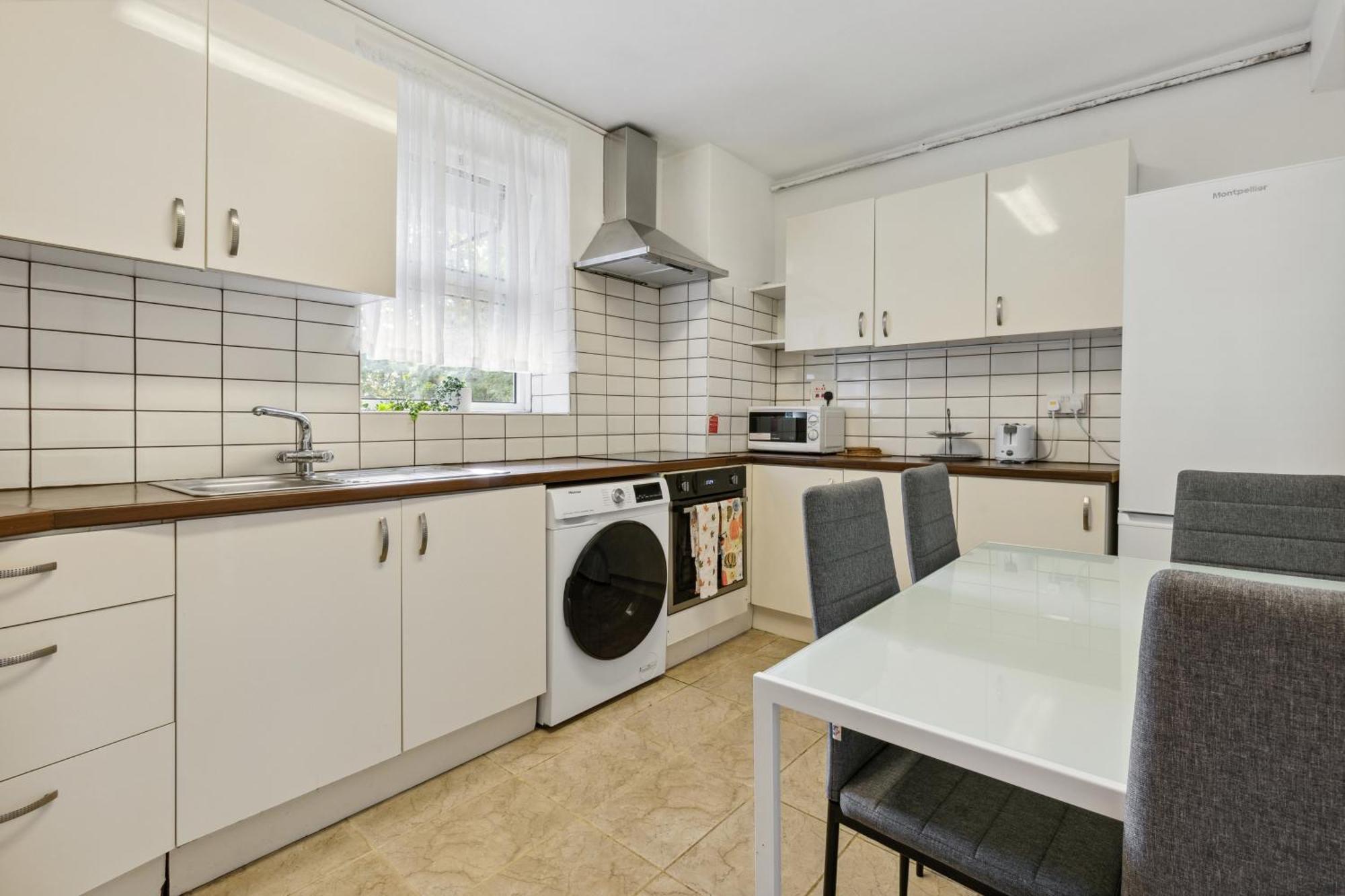 Spacious 3 Bedroom Near Attractions Londres