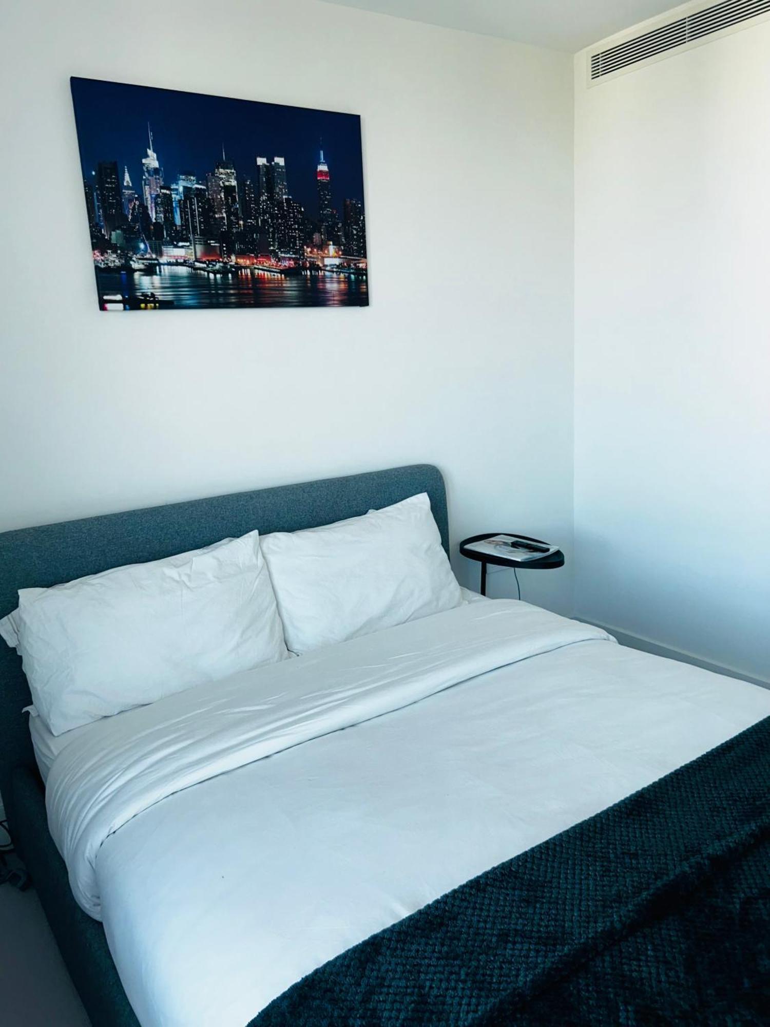 Luxury Sea View Two Bed Penthouse In Battersea