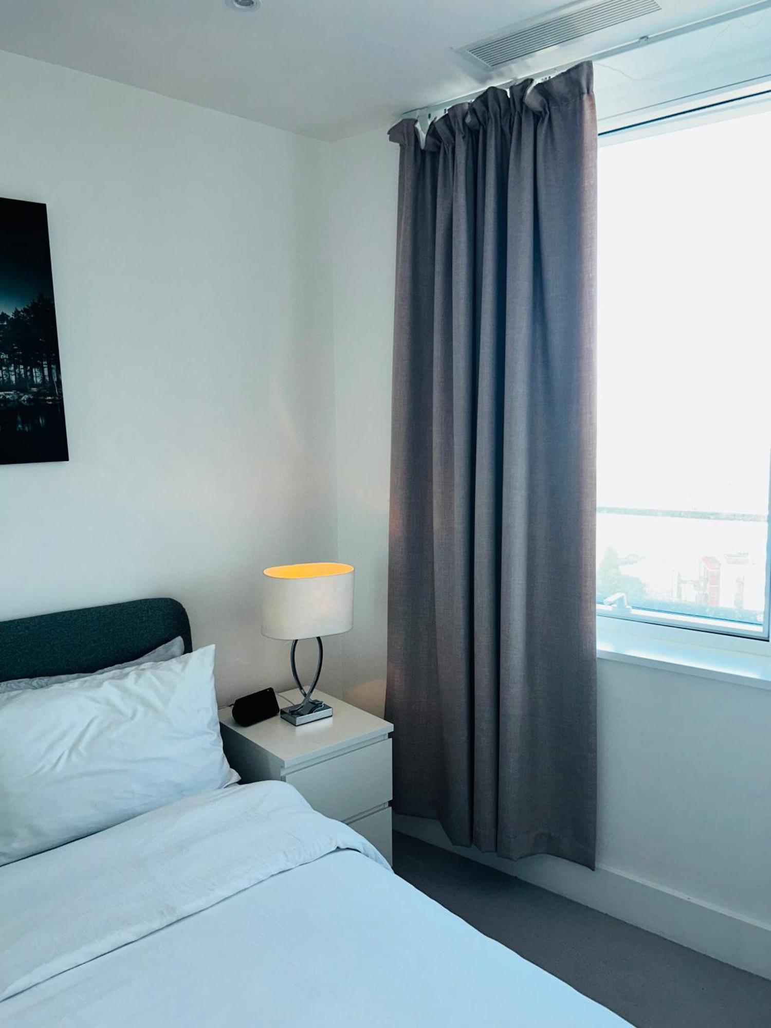Luxury Sea View Two Bed Penthouse In Battersea Londres