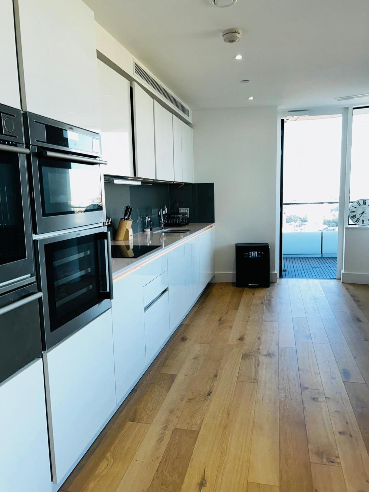 Luxury Sea View Two Bed Penthouse In Battersea *
