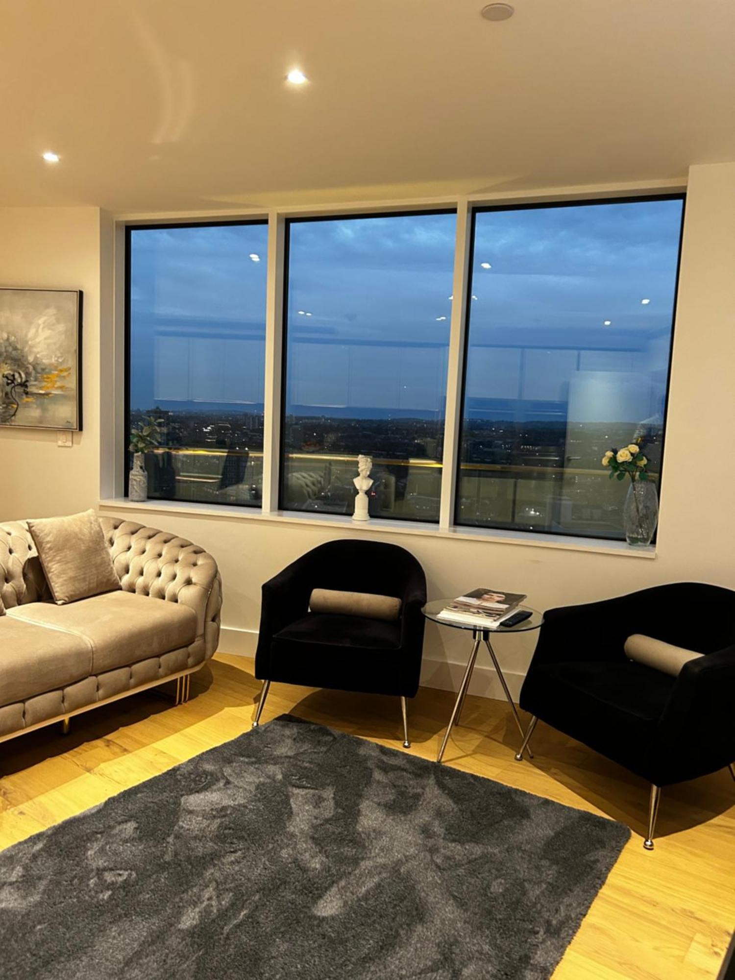 Luxury Sea View Two Bed Penthouse In Battersea *