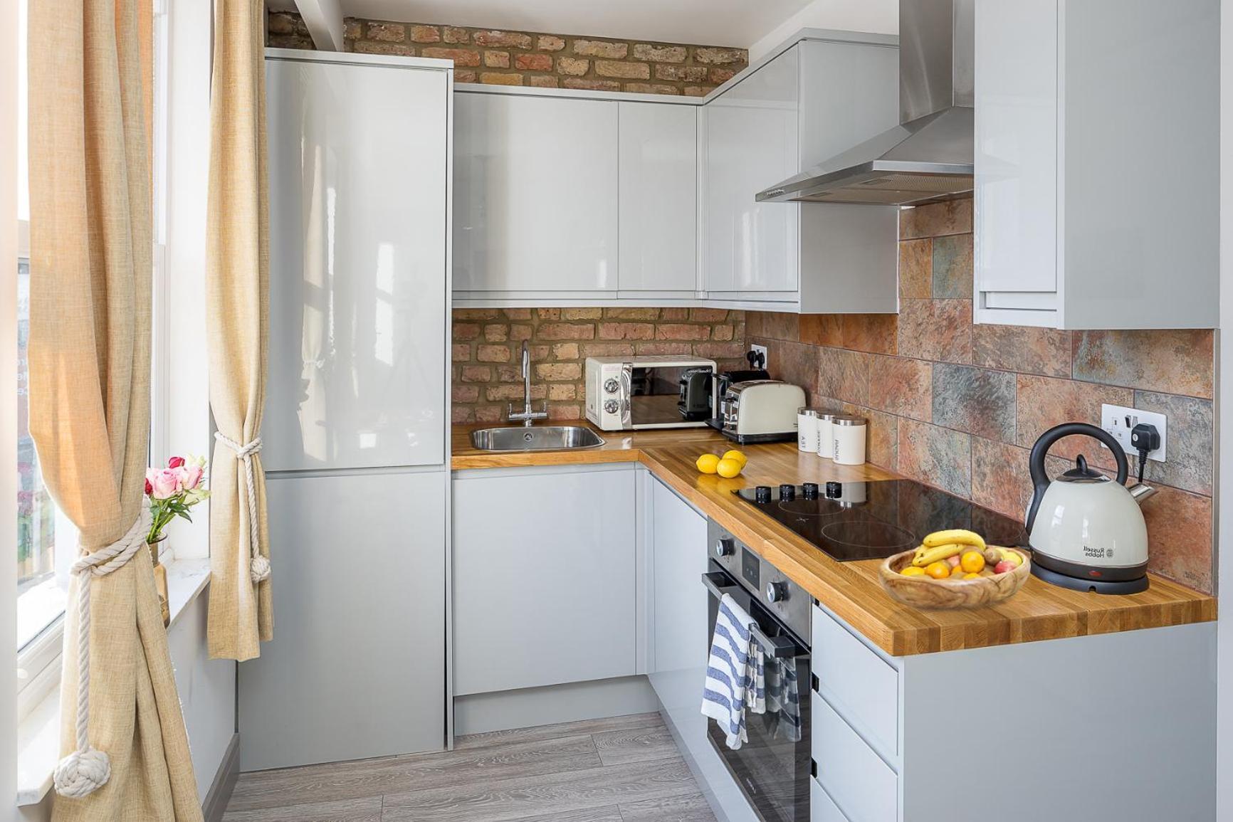 Stylish Modern In Nw6 *