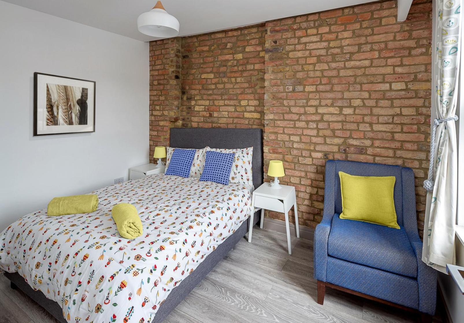 Stylish Modern In Nw6 *