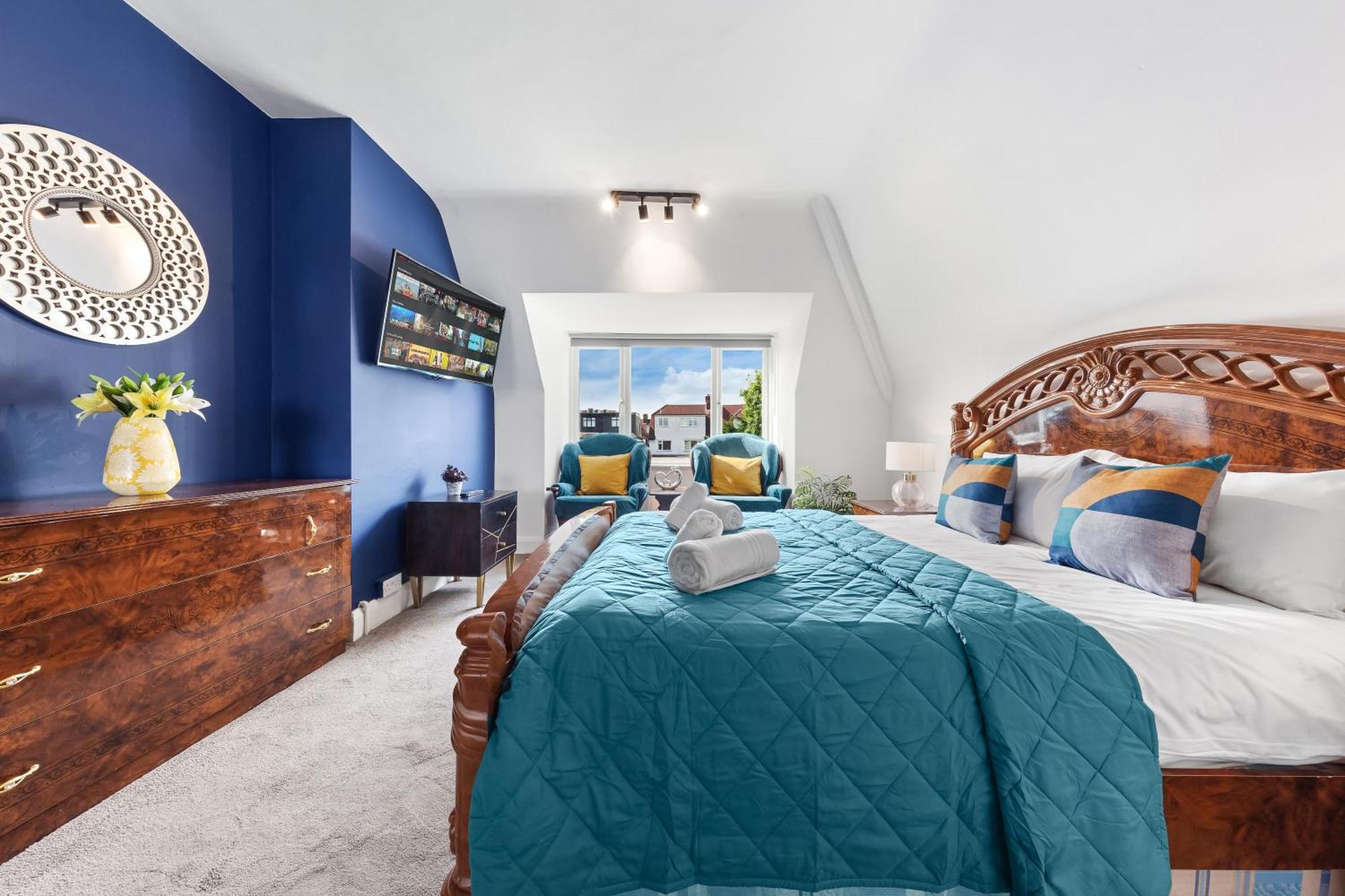 Duplex 3 Bed - Near Station - Golders - * London