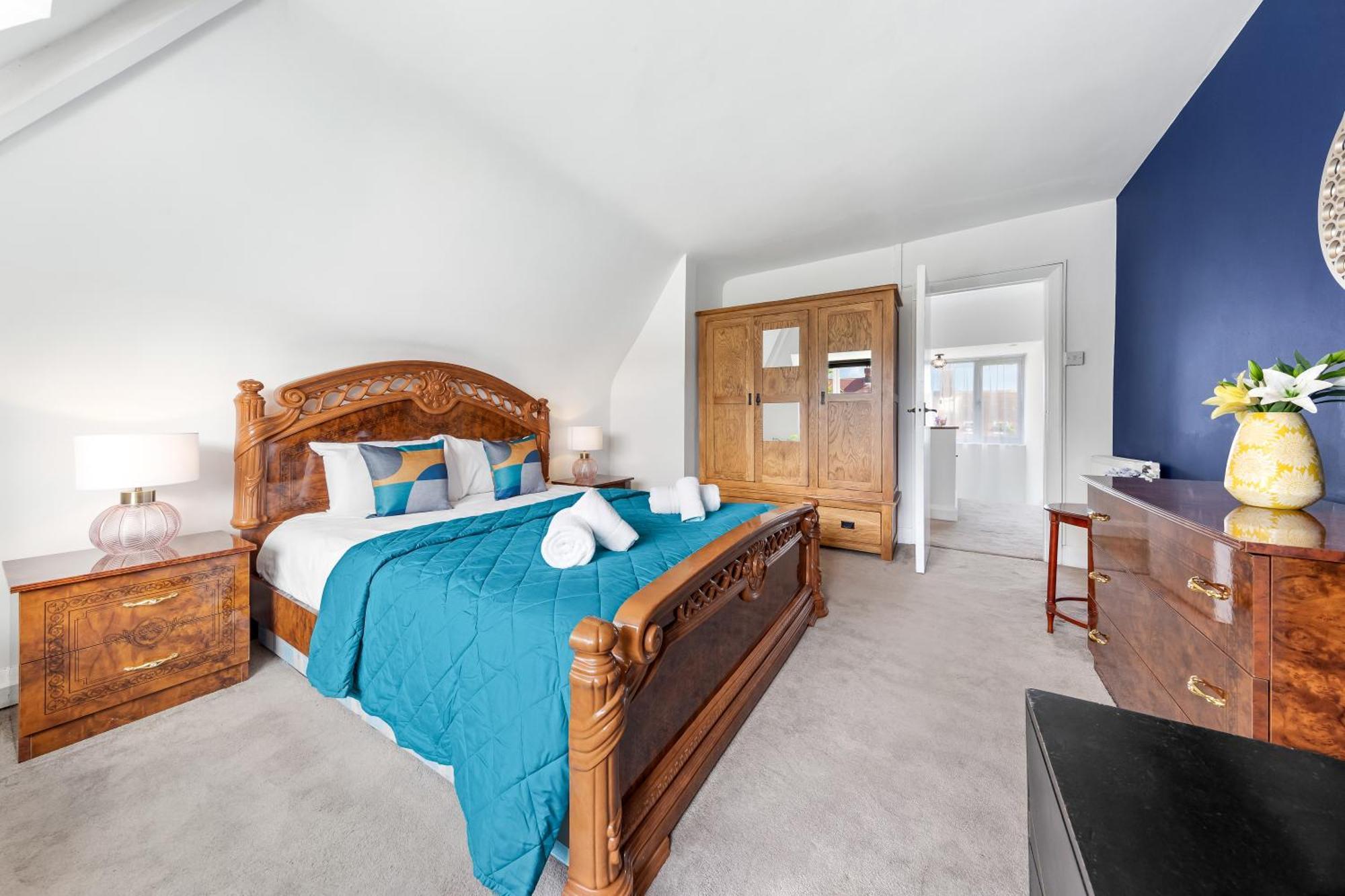 Duplex 3 Bed - Near Station - Golders - Apartment