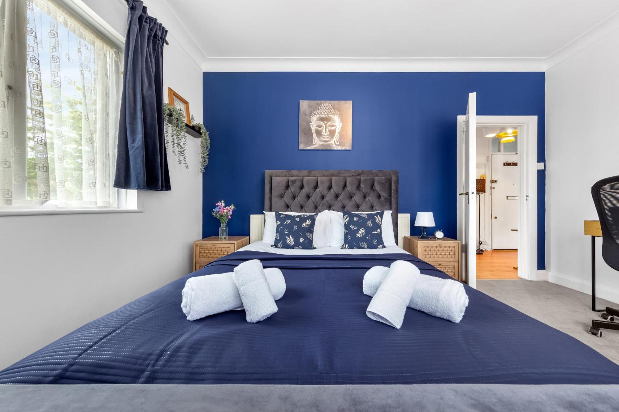 Apartment Duplex 3 Bed - Near Station - Golders - *