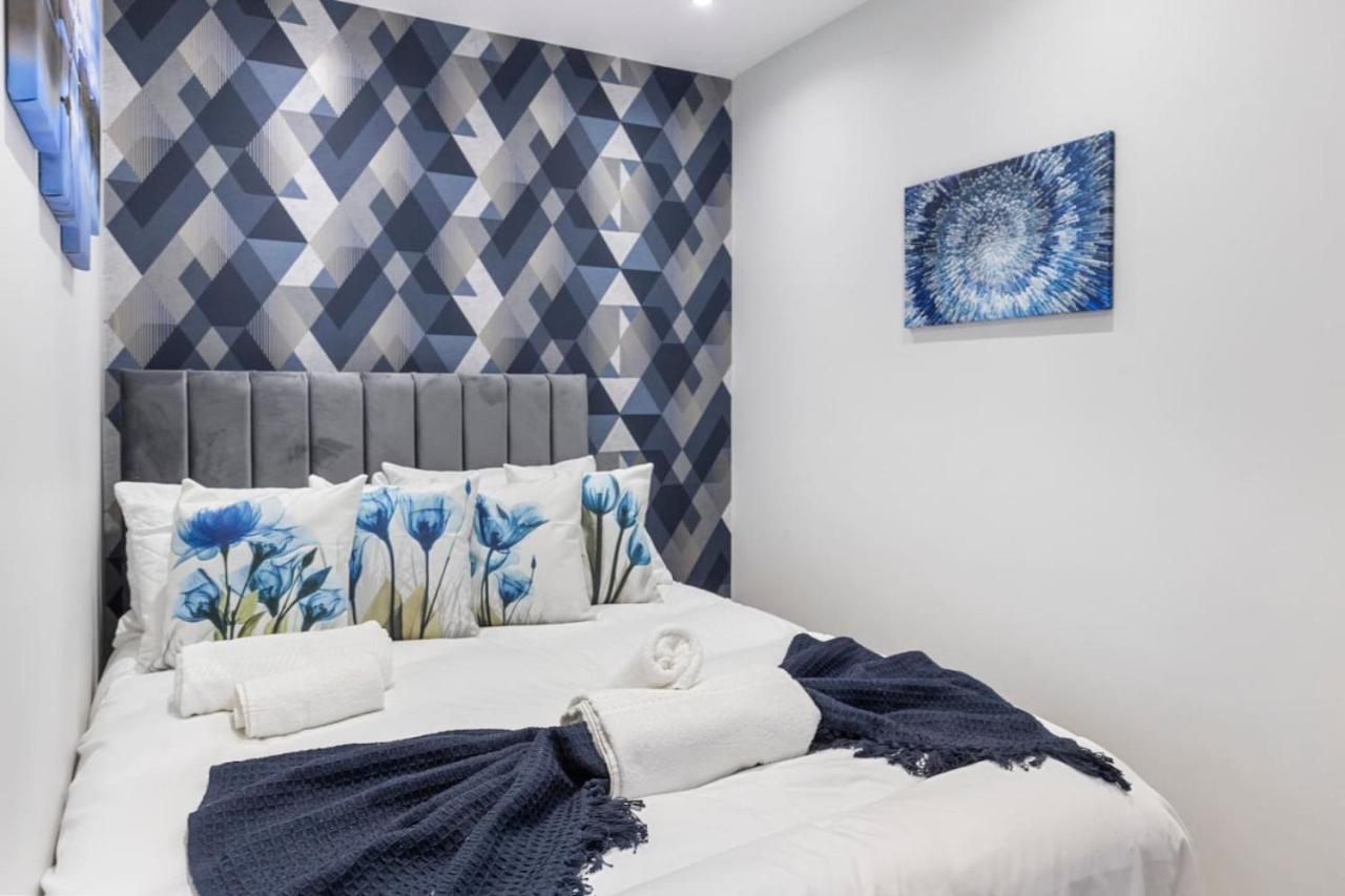 Stylish Modern Gem Golders Green Londres