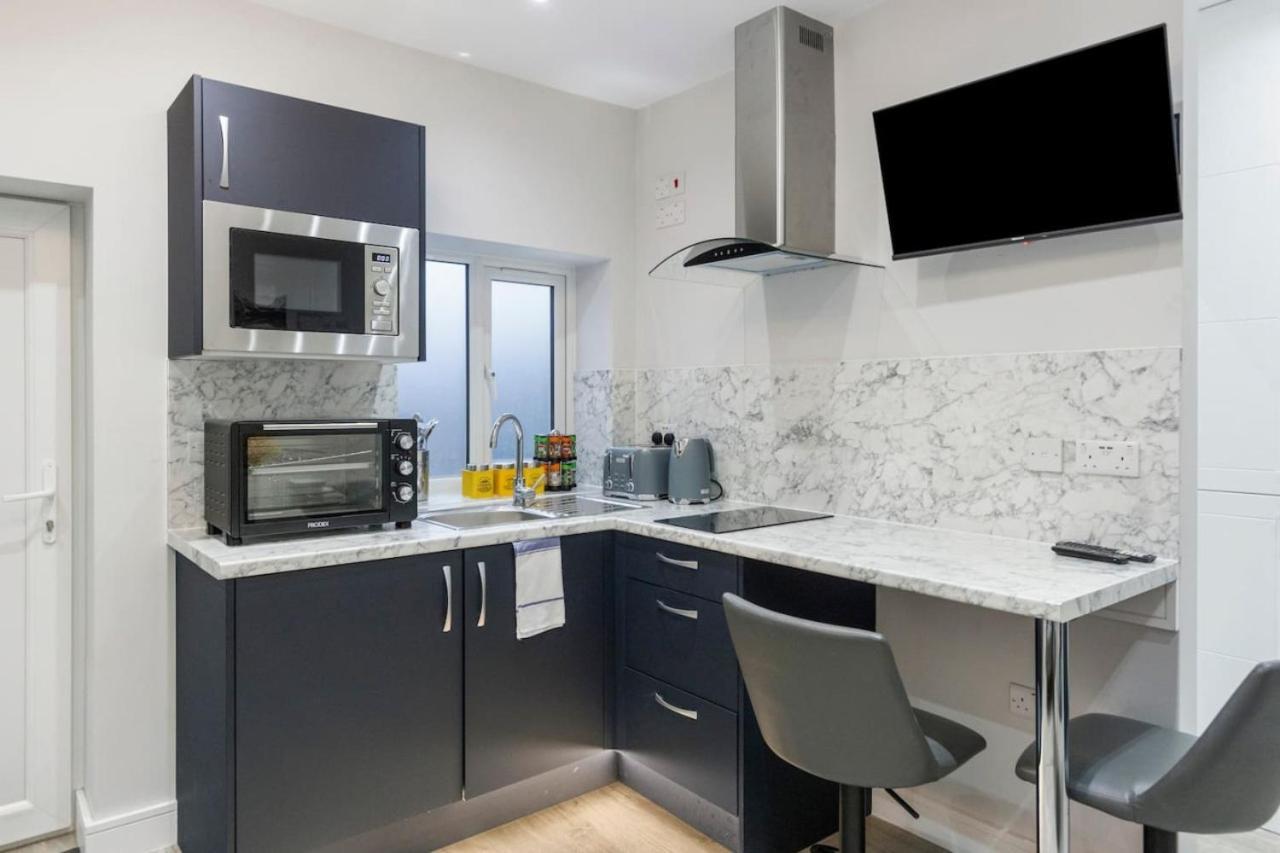 Stylish Modern Gem Golders Green Londres