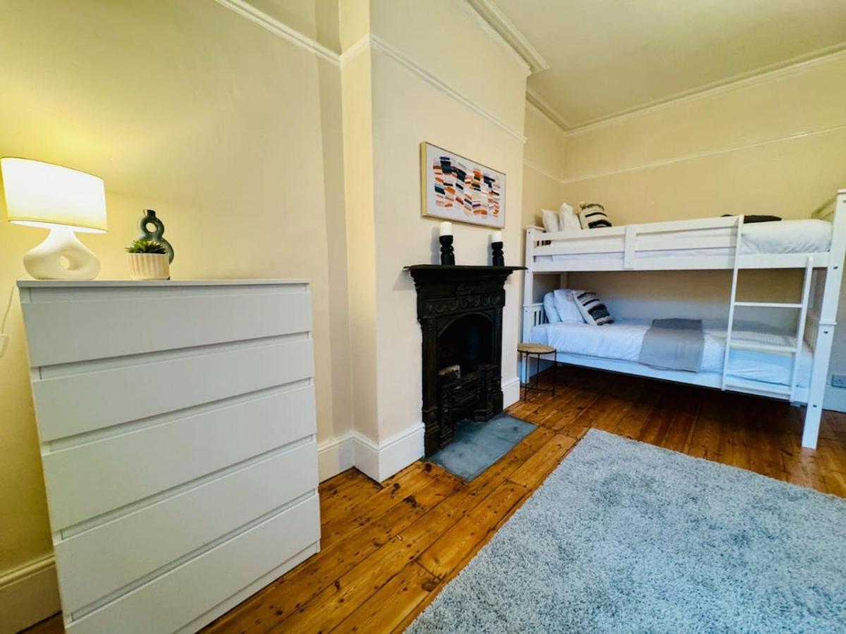 Casa de Férias Charming Victorian Townhouse In Hackney