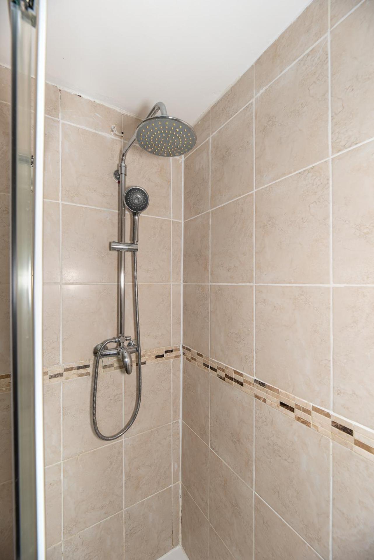 Lovely 3 Bedroom Flat , Aldgate, Tower Hill, Whitechapel Appartement Londen