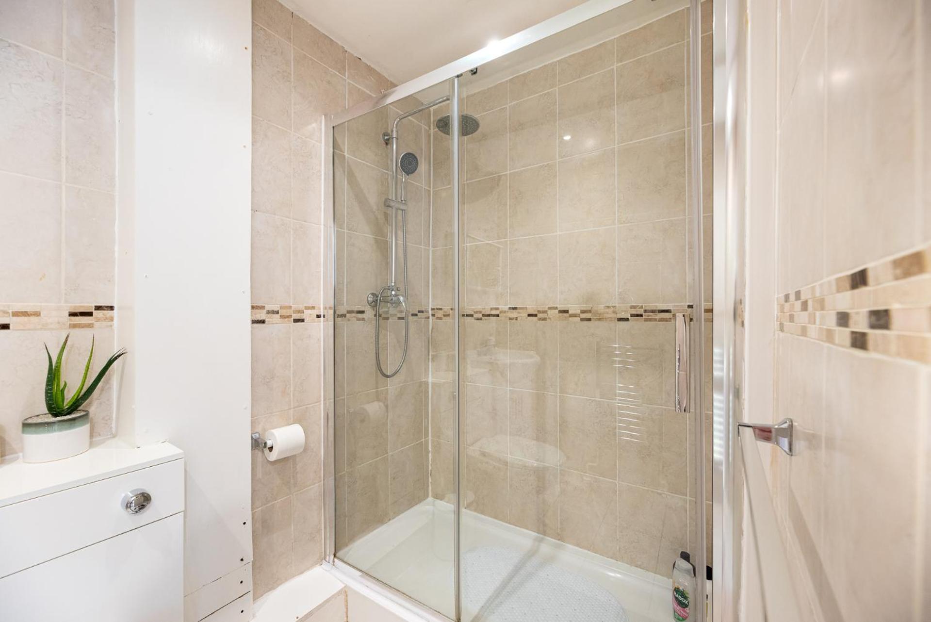 Lovely 3 Bedroom Flat , Aldgate, Tower Hill, Whitechapel Appartement Londen
