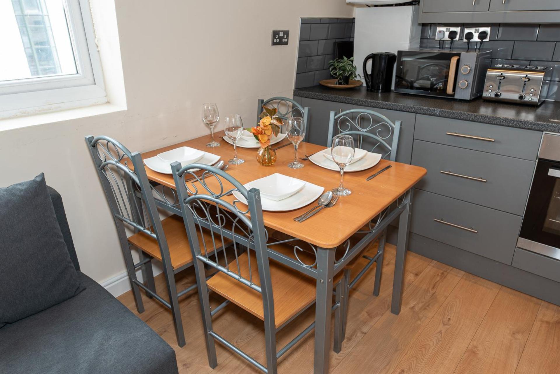 Lovely 3 Bedroom Flat , Aldgate, Tower Hill, Whitechapel *