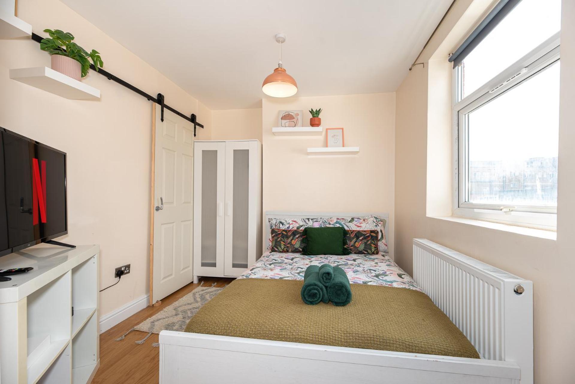 Lovely 3 Bedroom Flat , Aldgate, Tower Hill, Whitechapel * Londen