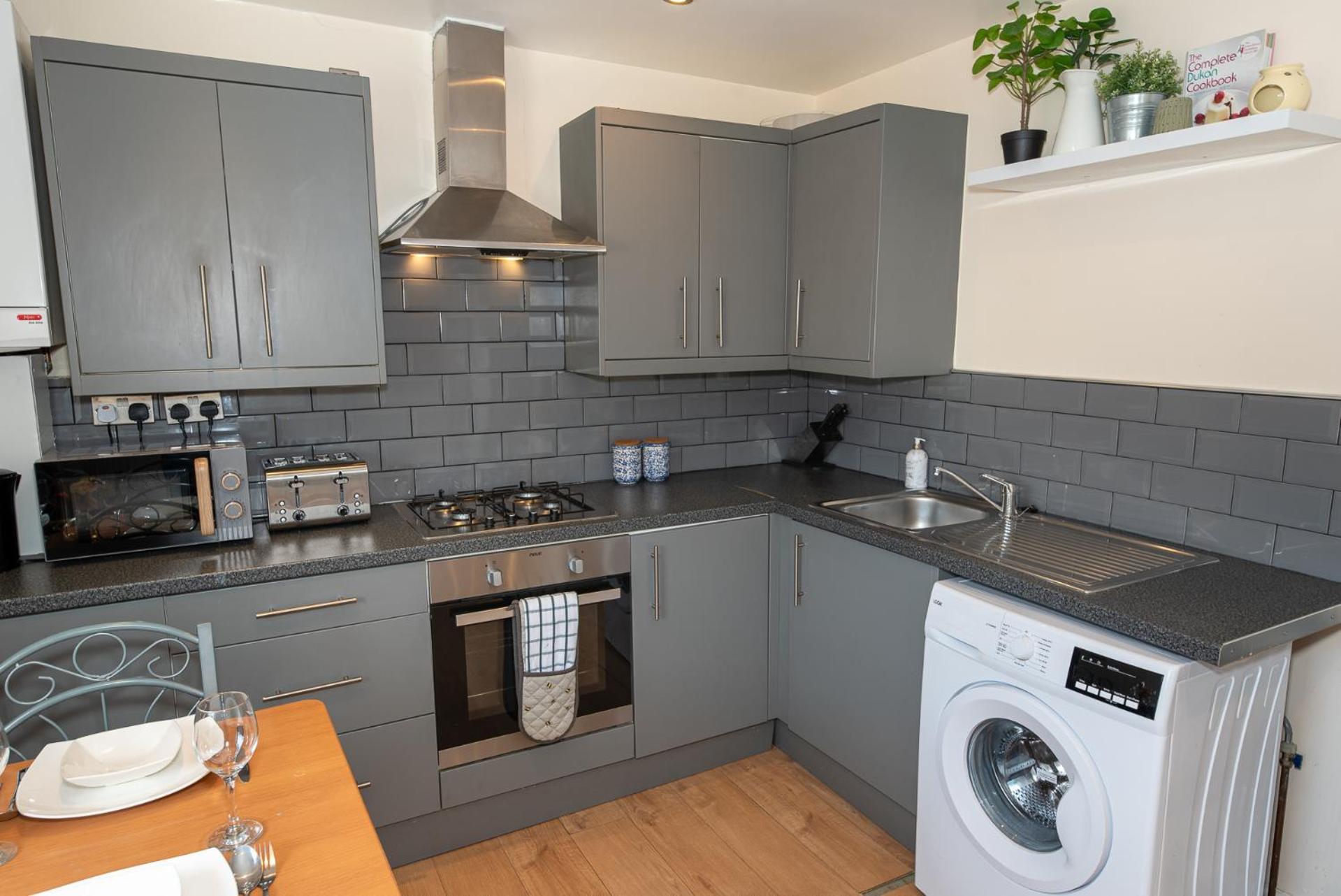 Lovely 3 Bedroom Flat , Aldgate, Tower Hill, Whitechapel * Londen
