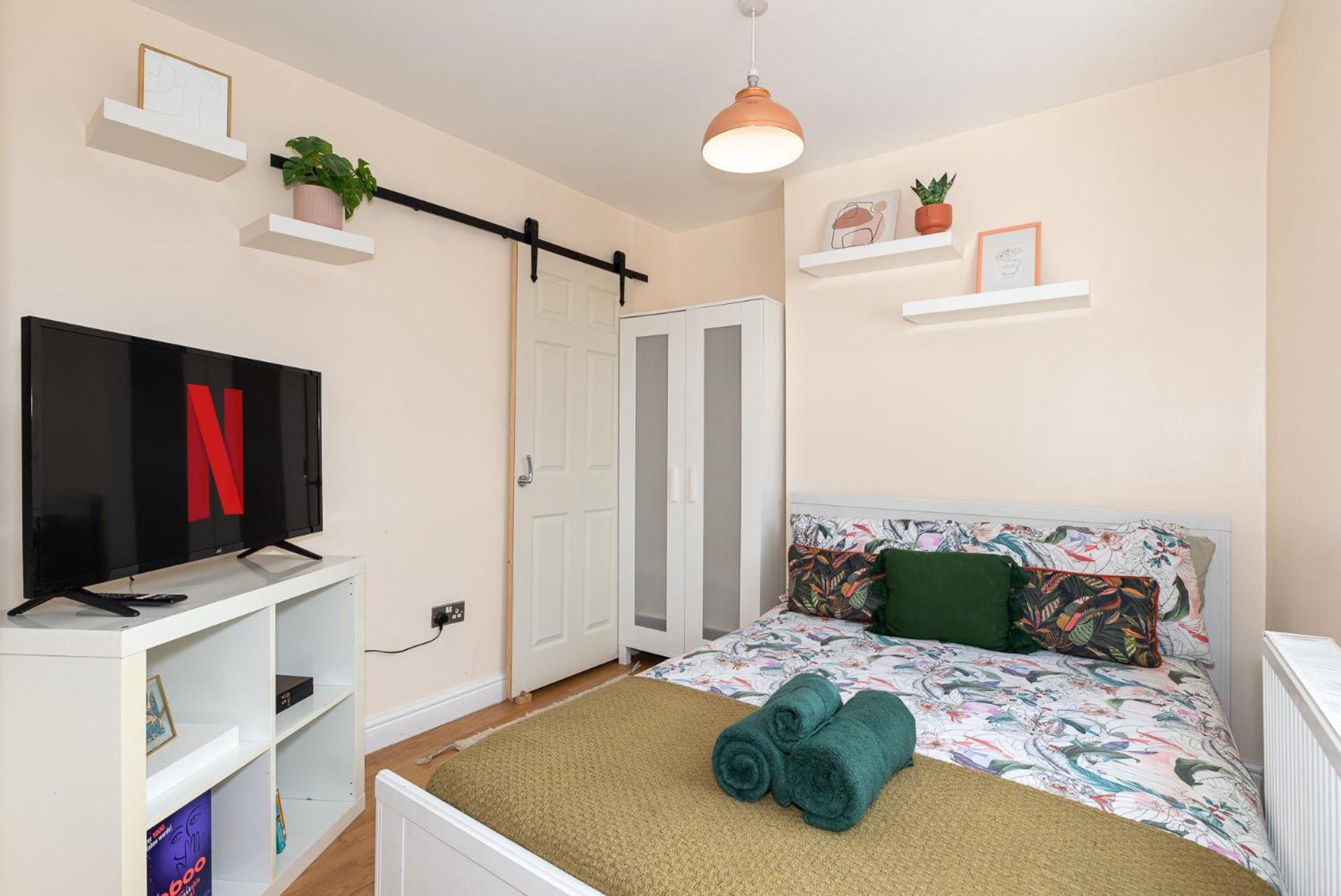 Lovely 3 Bedroom Flat , Aldgate, Tower Hill, Whitechapel Londen