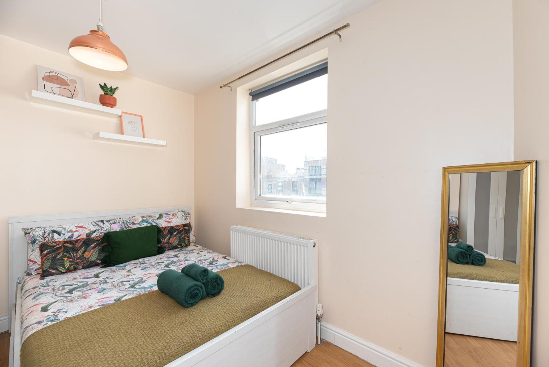 Lovely 3 Bedroom Flat , Aldgate, Tower Hill, Whitechapel * Londen