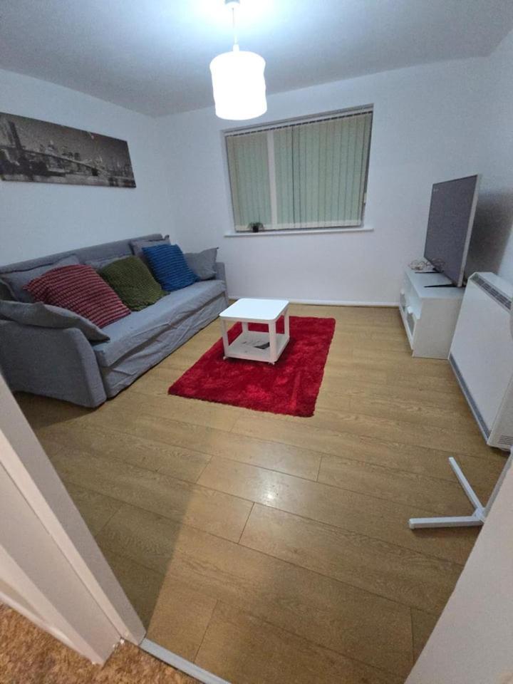 Appartement In E15 *