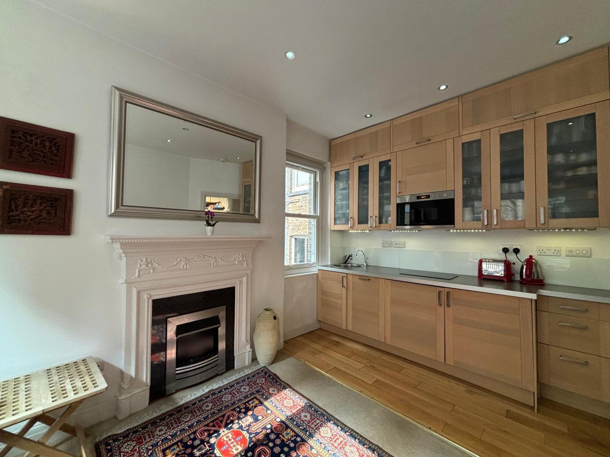 Superbly Located 1bd Flat Heart Of Fitzrovia * Londen