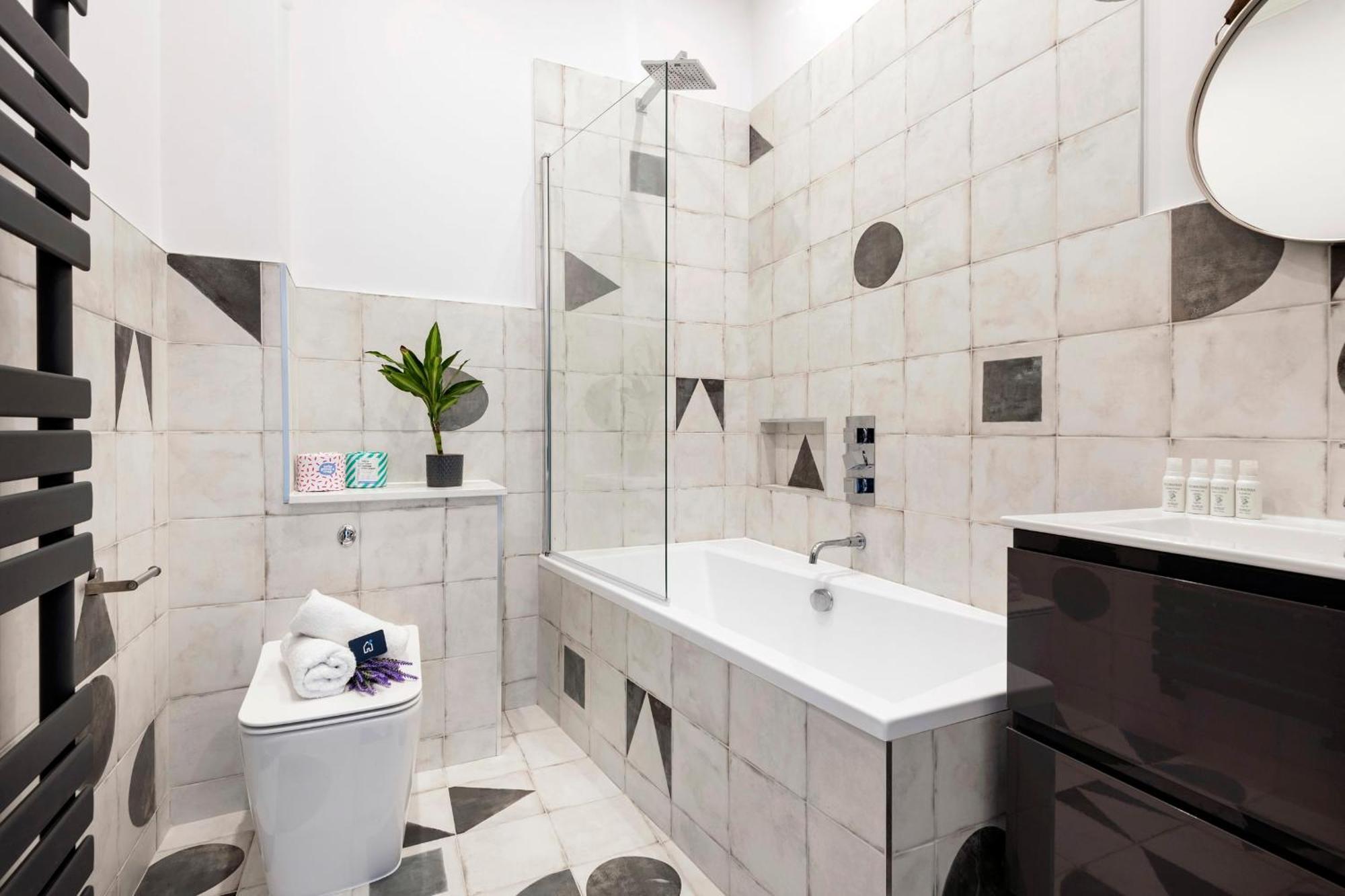 Modern And Bright Highgate Gem *