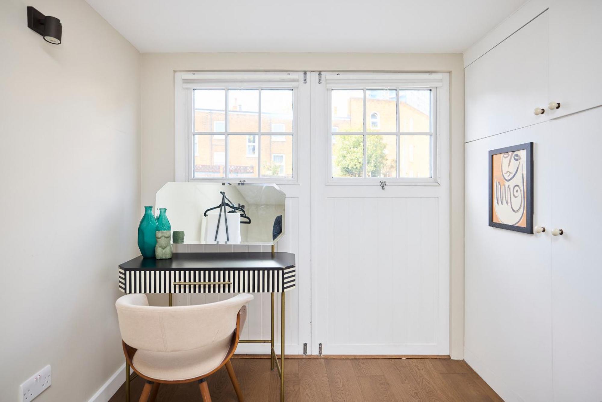 The Holland Park Crib - Classy 2bdr House Appartement