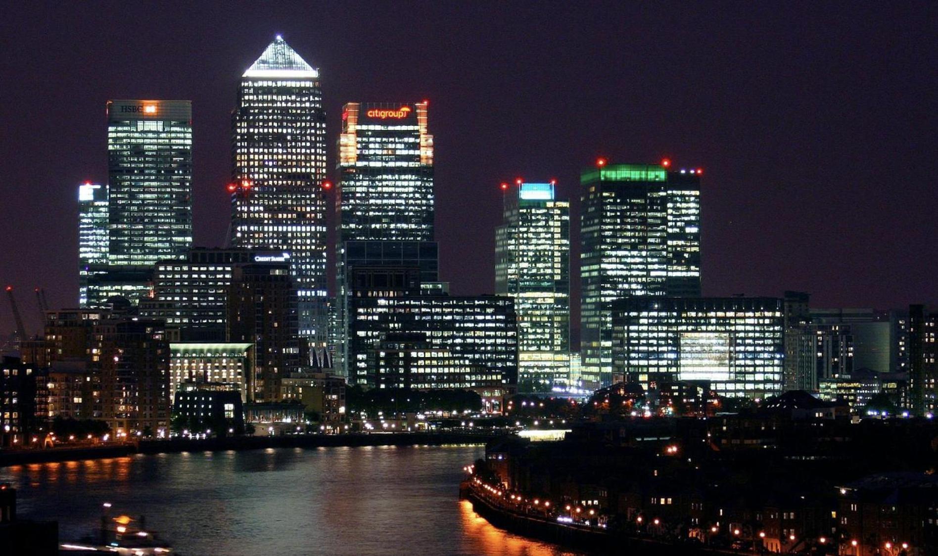 Appartement Poplar - Sleep 4-5 - Ideal For Business Travellers & Contractors - Near Canary Wharf And Dlr Station - Parking Tickets Available On Request *