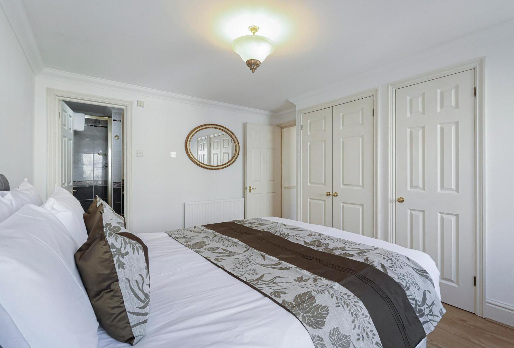 Two Bed Two Bath Kensington Apartamento *