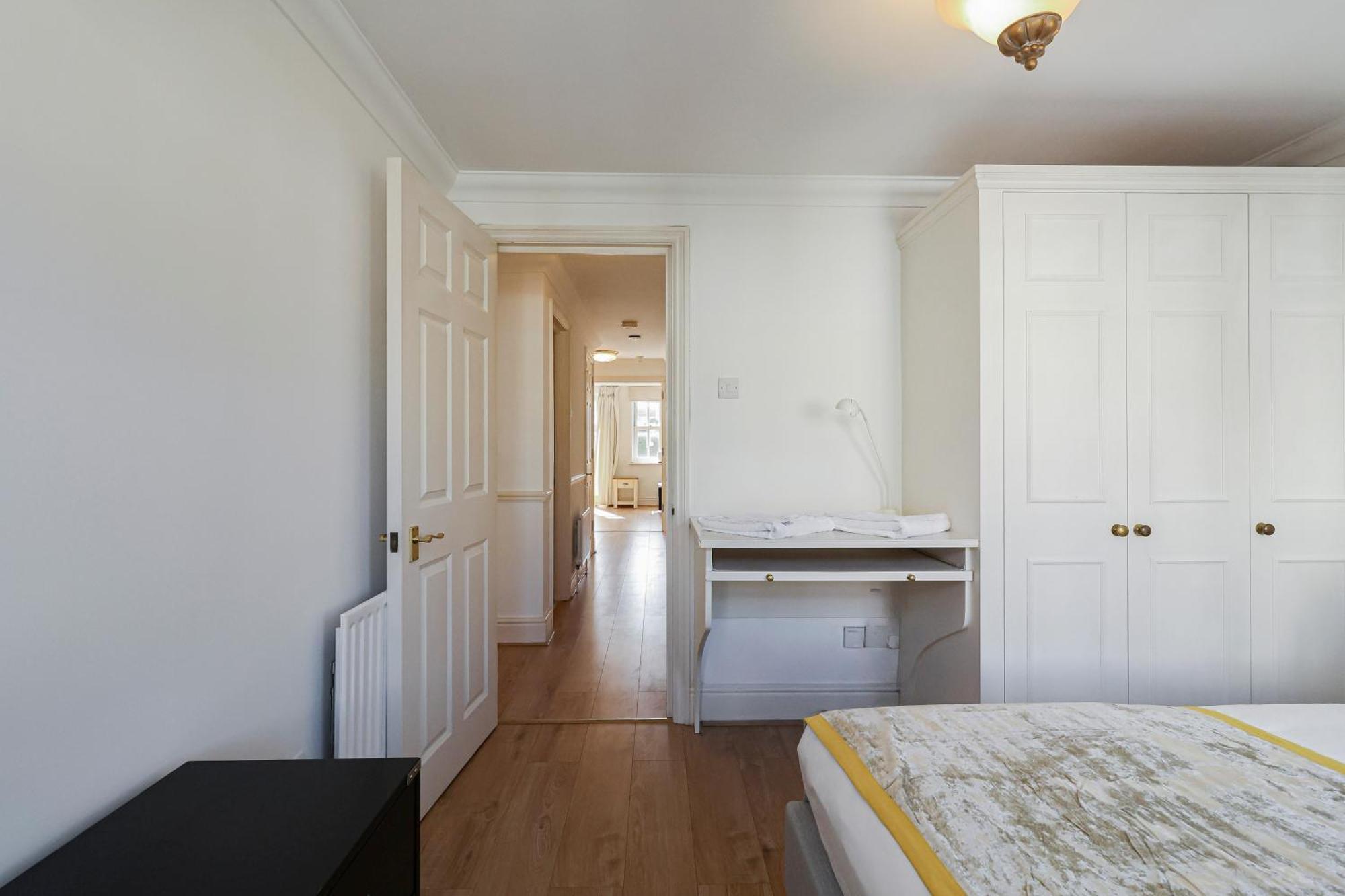Two Bed Two Bath Kensington *